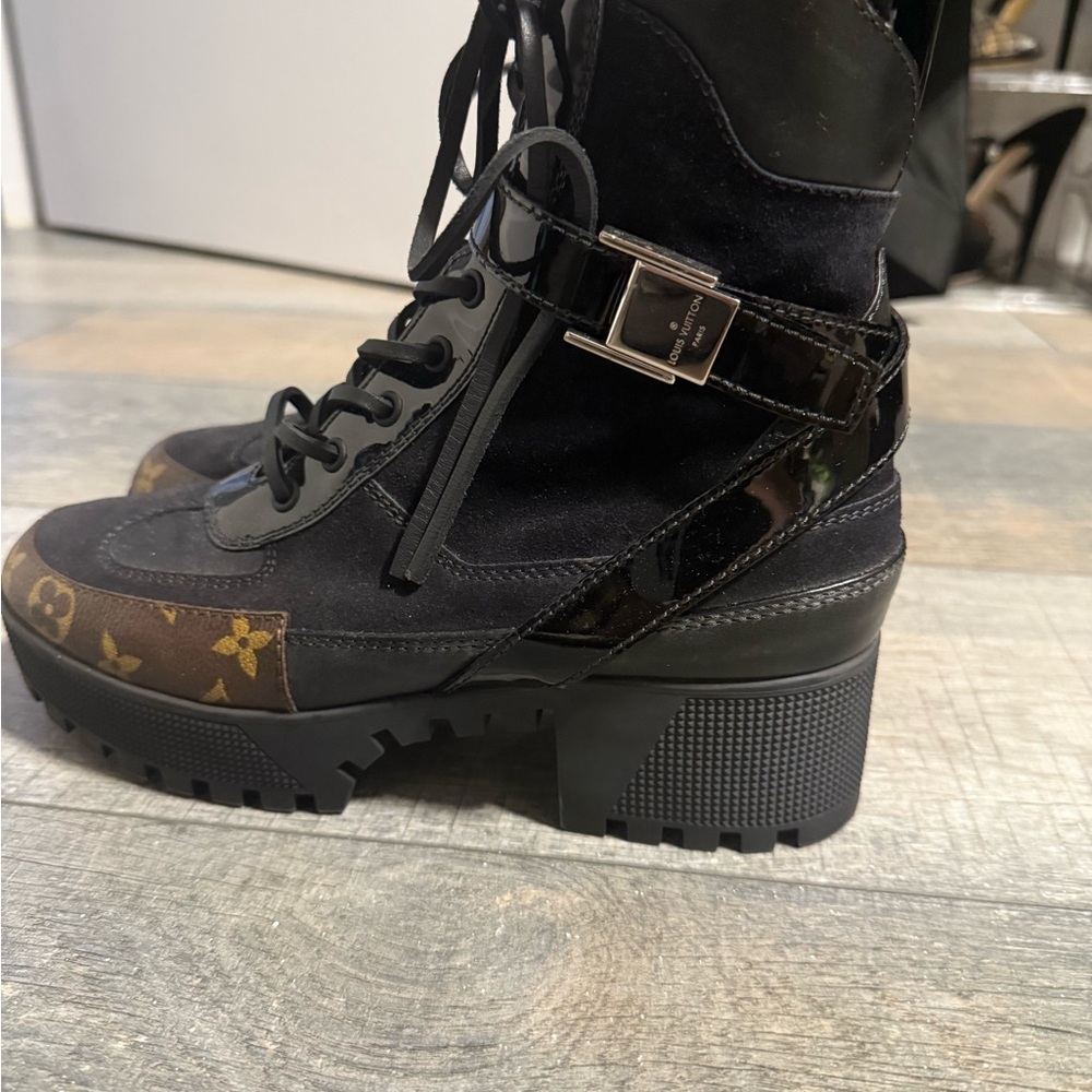 Louis Vuitton Laureate platform dessert boot